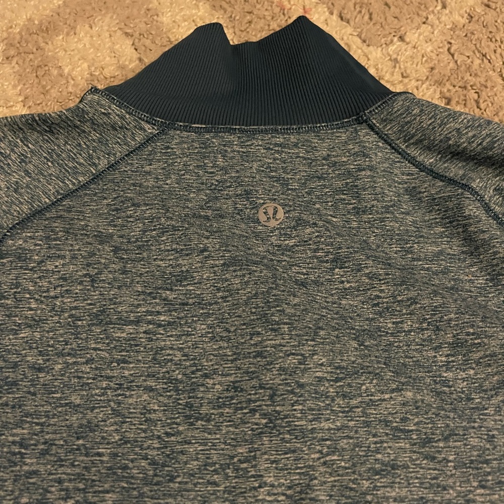 3/4 zip lululemon top - Picture 2 of 3